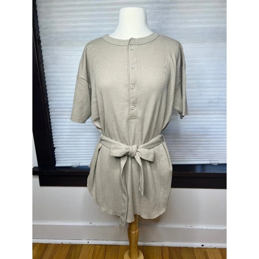 Short Sleeve Waffle Knit Tie Waist‎ Tunic
